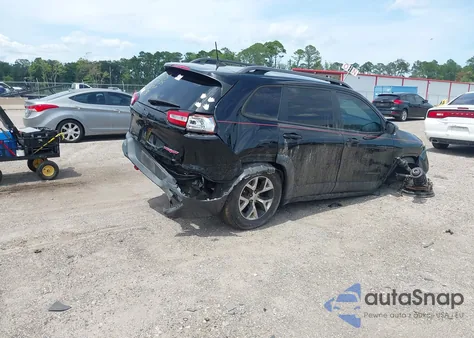 2018 Jeep Cherokee Trailhawk 4X4 from USA, damaged, VIN 1C4PJMBB1JD522194